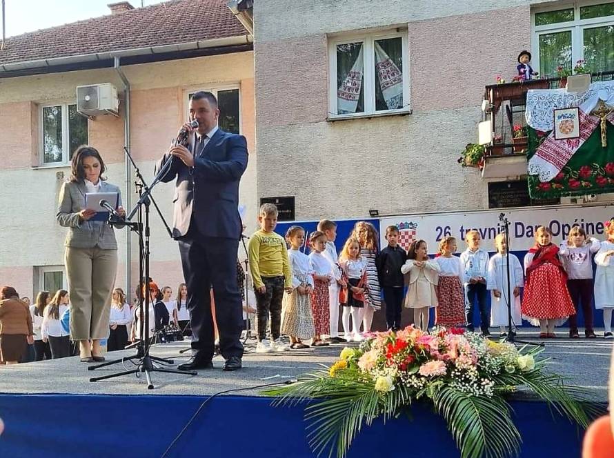 Lijep, sadržajan, razigran i raspjevan Dan Općine Stari Mikanovci