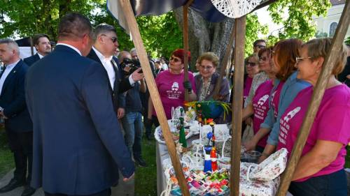 predsjednik-milanovi-sudjelovao-je-na-sveanoj-sjednici-opinskog-vijea-opine-stari-mikanovci-povodom-obiljeavanja-dana-opine 55232194252 o