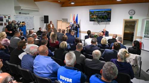 predsjednik-milanovi-sudjelovao-je-na-sveanoj-sjednici-opinskog-vijea-opine-stari-mikanovci-povodom-obiljeavanja-dana-opine 55232194322 o