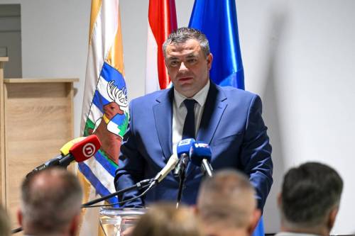 predsjednik-milanovi-sudjelovao-je-na-sveanoj-sjednici-opinskog-vijea-opine-stari-mikanovci-povodom-obiljeavanja-dana-opine 55232194372 o