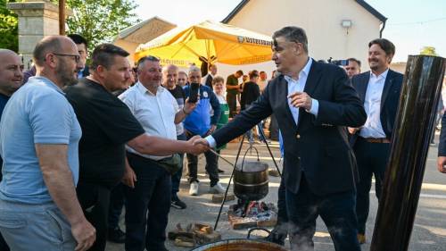 predsjednik-milanovi-sudjelovao-je-na-sveanoj-sjednici-opinskog-vijea-opine-stari-mikanovci-povodom-obiljeavanja-dana-opine 55233251508 o