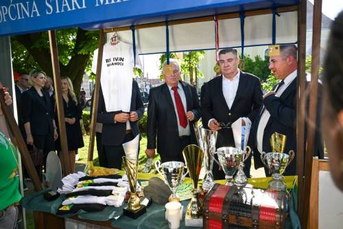 predsjednik-milanovi-sudjelovao-je-na-sveanoj-sjednici-opinskog-vijea-opine-stari-mikanovci-povodom-obiljeavanja-dana-opine 55233511615 o